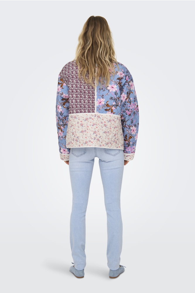 ONLSMILLA QUILTED PATCHWORK JACKET 15323550 TOFU/FLOWER&B